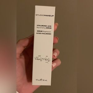 Hyaluronic acid serum